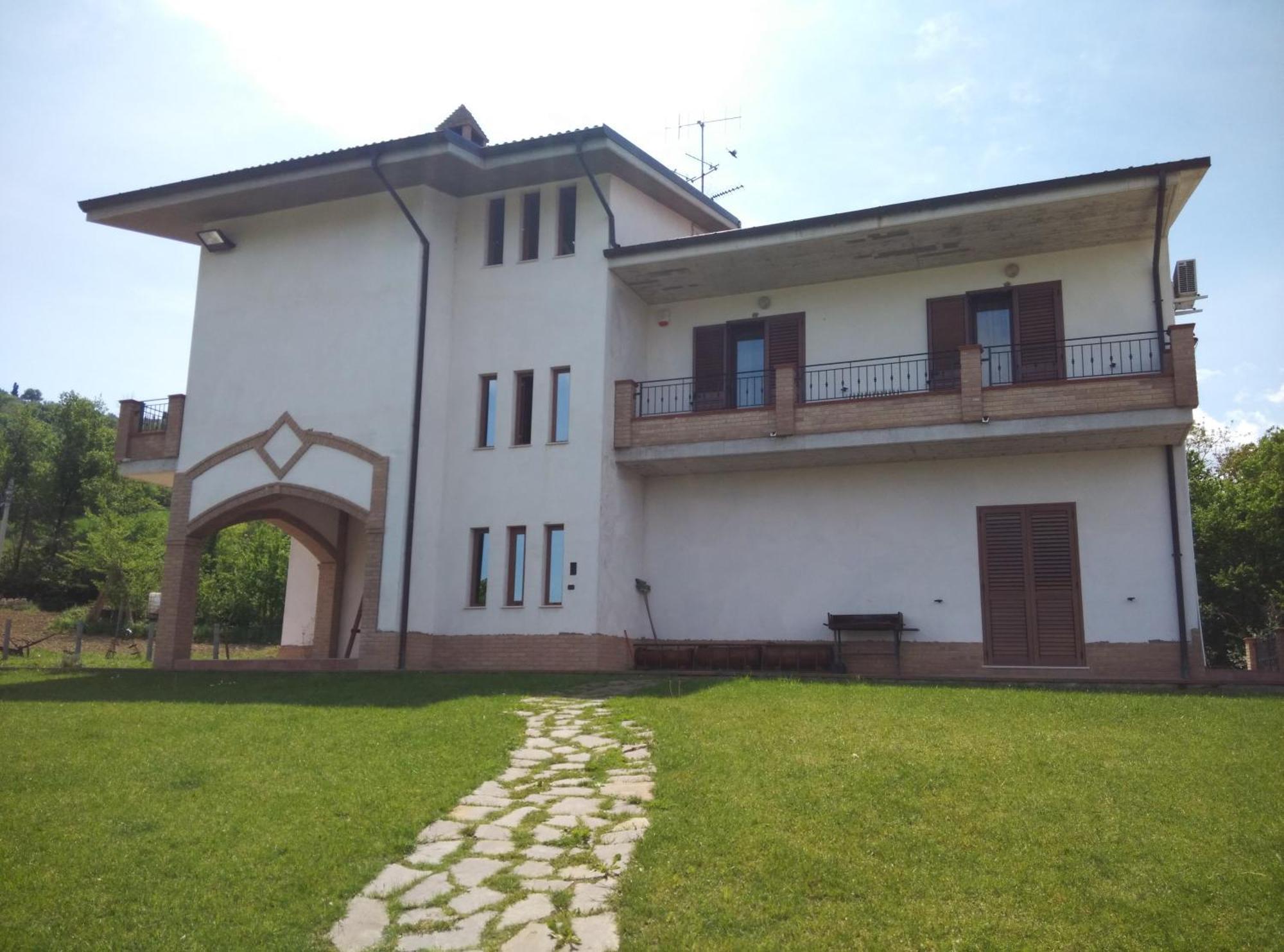 Agriturismo Za Beata Bed & Breakfast Penna Sant'Andrea Exterior photo